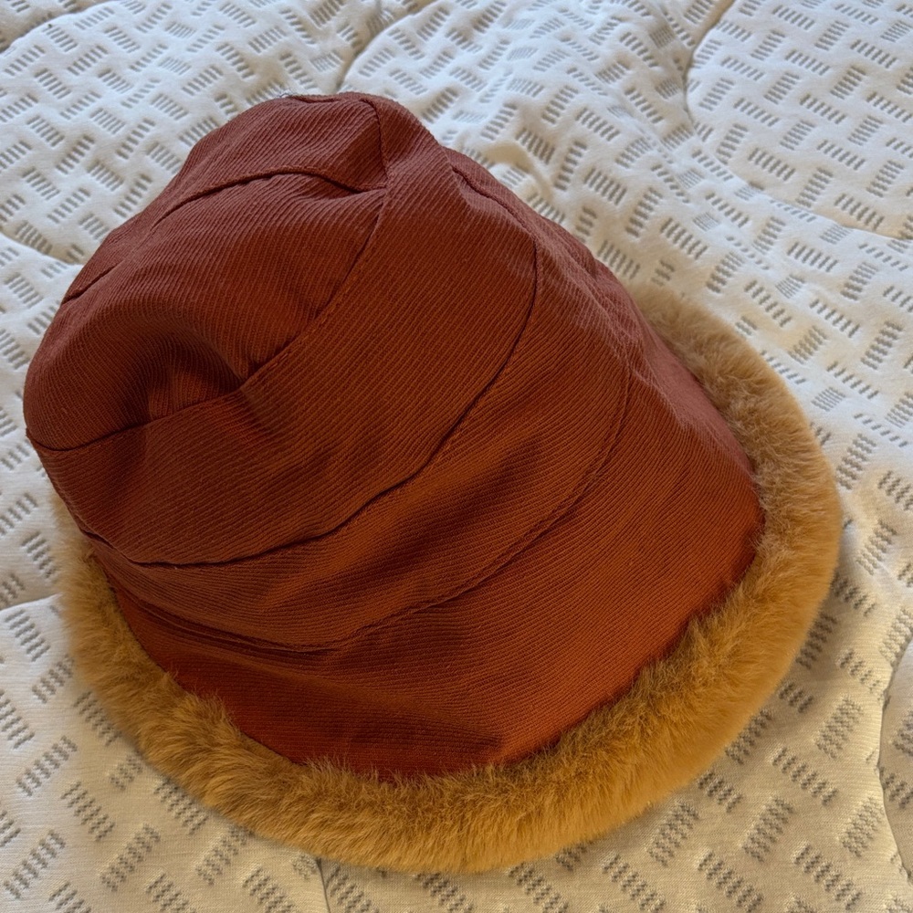 Warm Cozy Soft Rust Modified Bucket Hat with Faux Fur Trim and Sherpa Lining EUC